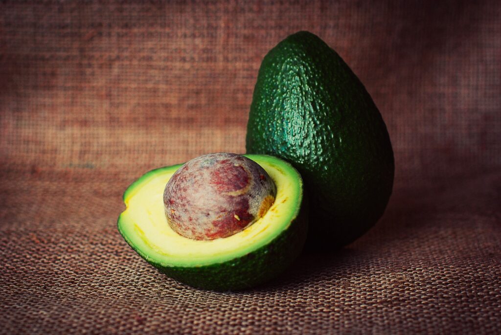avocado, L&#8217;avocado: il frutto-vegetale dal profilo nutrizionale unico!!